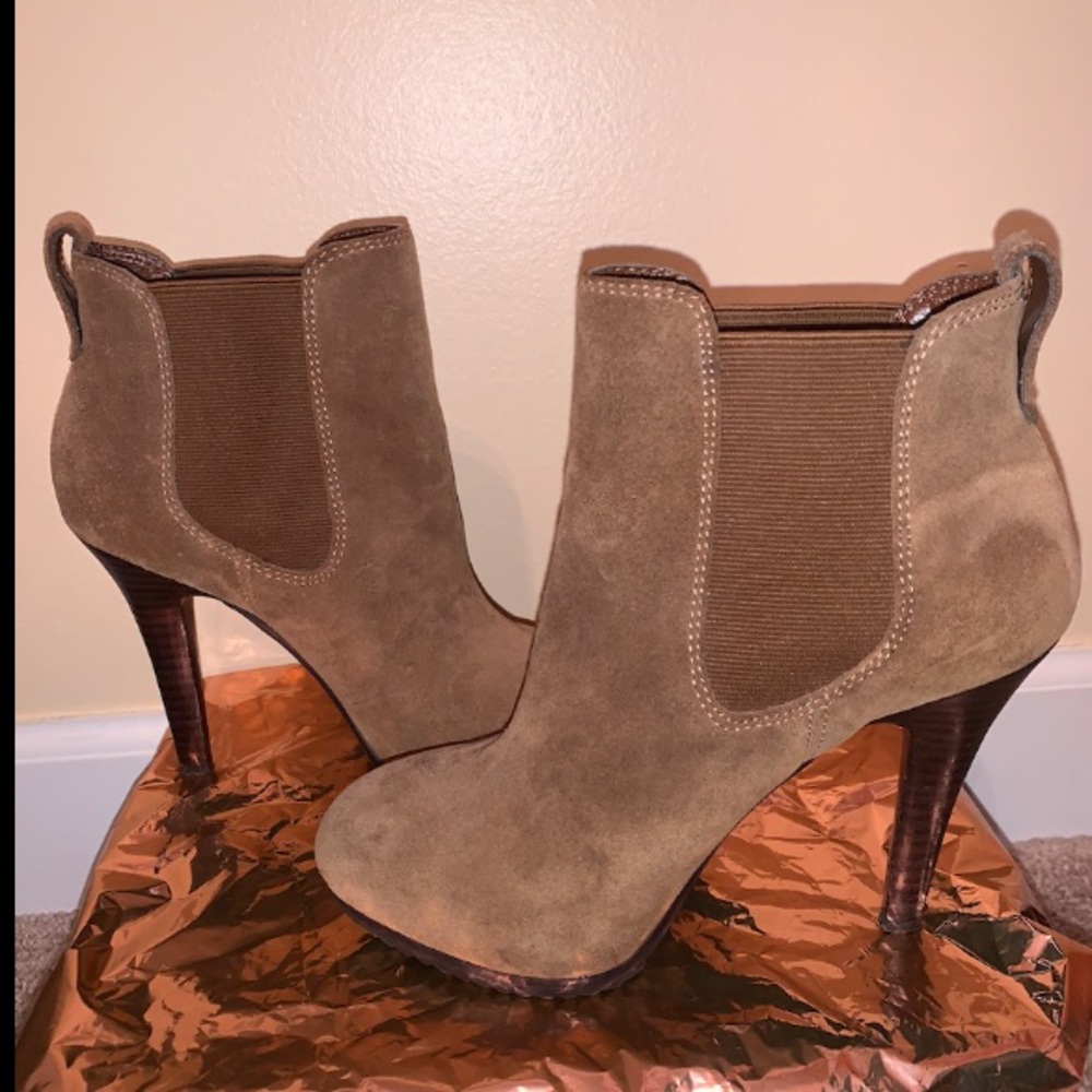 Beige velvet booties